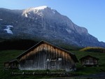 Départ matinal au pied de la face nord de l'Eiger