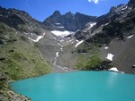 Le Lac Blanc, le Grand Pic de Belledonne, le Pic Central de Belledonne et la Croix de Belledonne