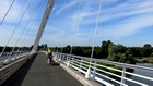 Loire à vélo : Sur le pont de l'Europe à Orléans